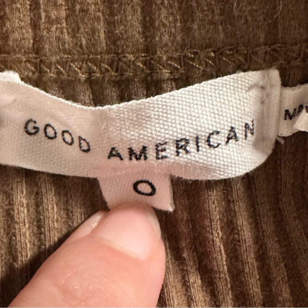 Good American Essential Cropped Cardigan in Sepia - Picture 7 of 8
